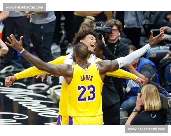 黄蜂对决湖人青春风暴碰撞豪门底蕴引爆全场焦点战NBA常规赛夜